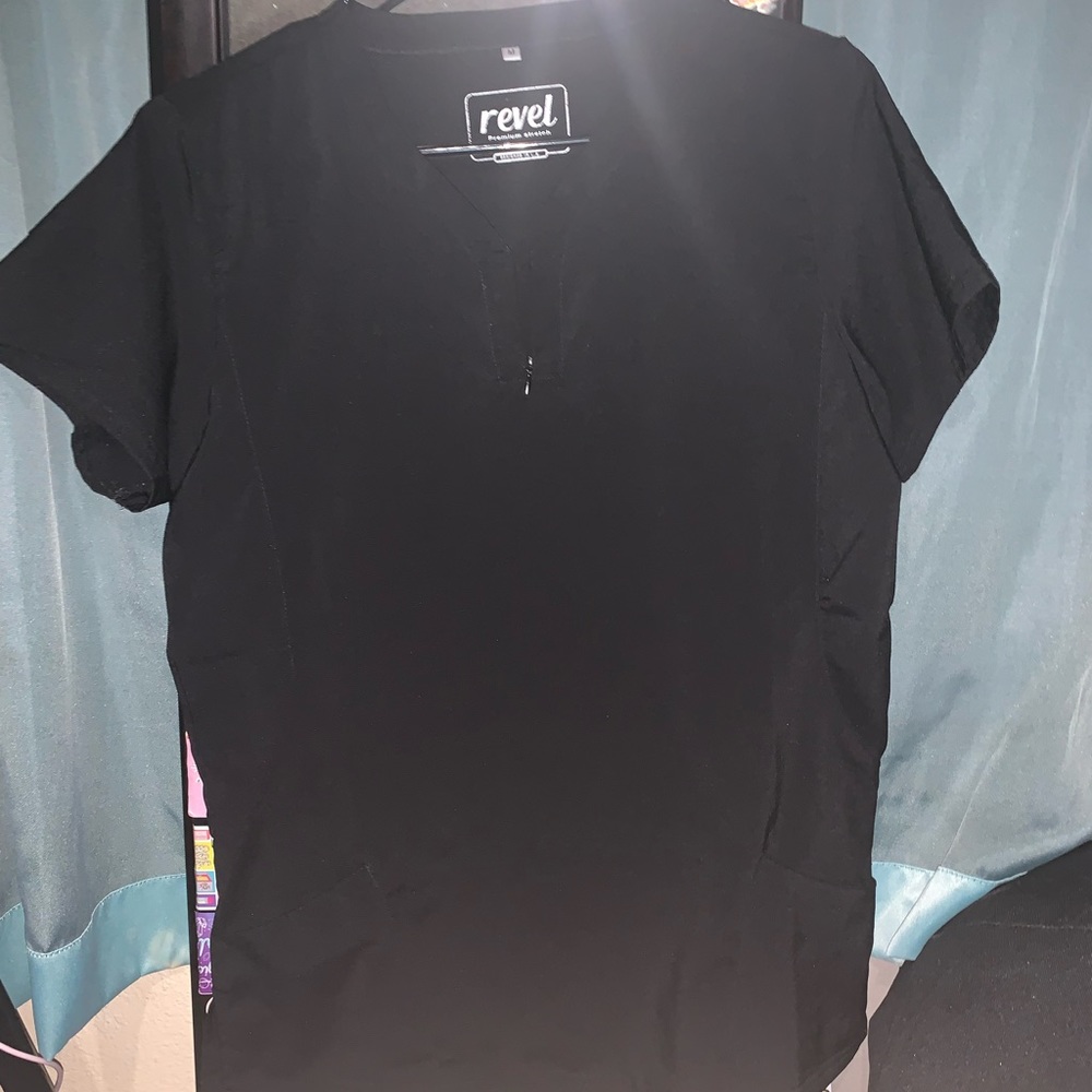 Women’s scrub lot